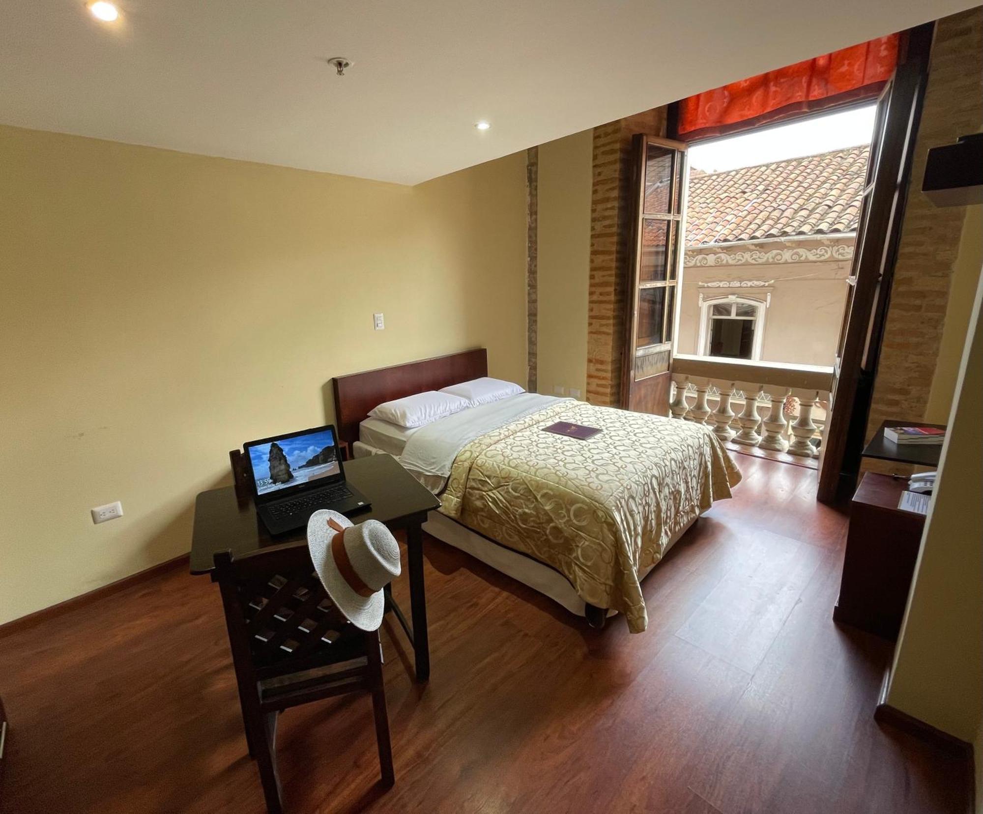 Flore Hotel Boutique Cuenca Bagian luar foto